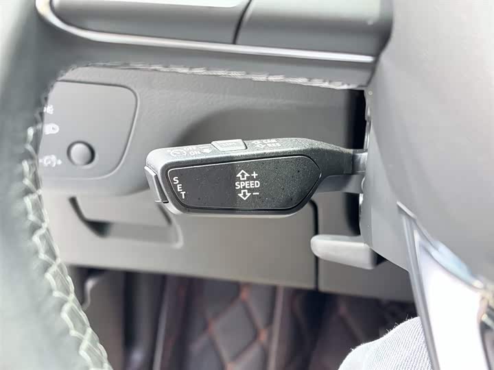 Фото 8 - Audi Q5L