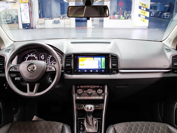 Фото 4 - Skoda Karoq