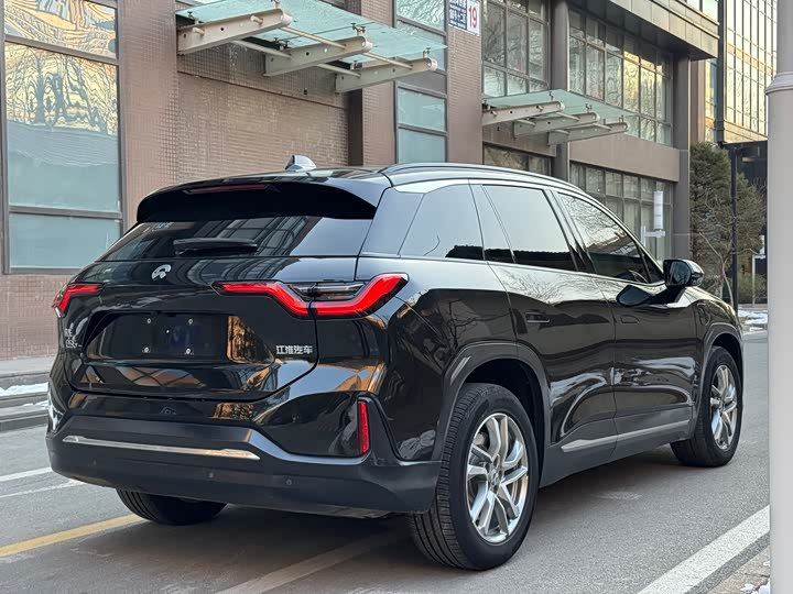 Фото 6 - Nio ES6