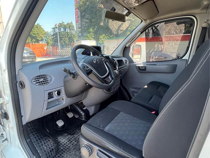 Фото 7 - Maxus V80