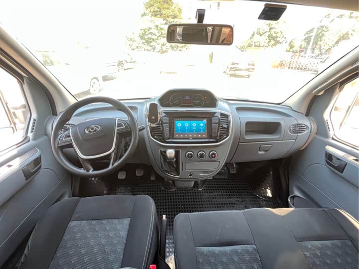 Фото 8 - Maxus V80