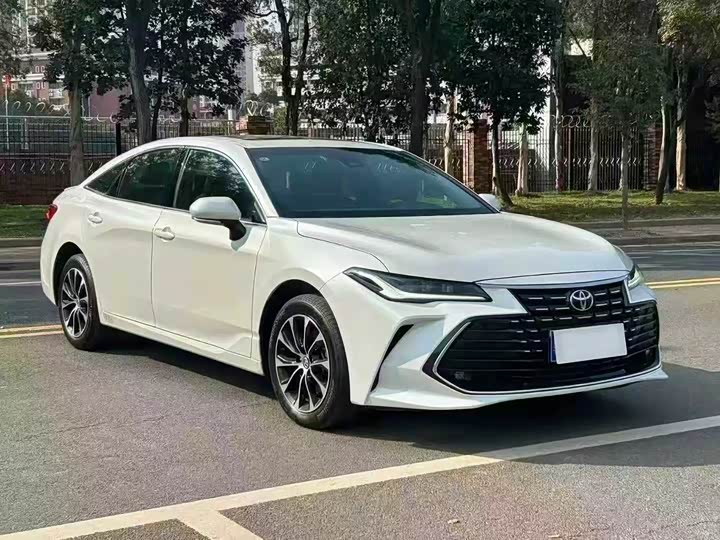 Фото 3 - Toyota Avalon