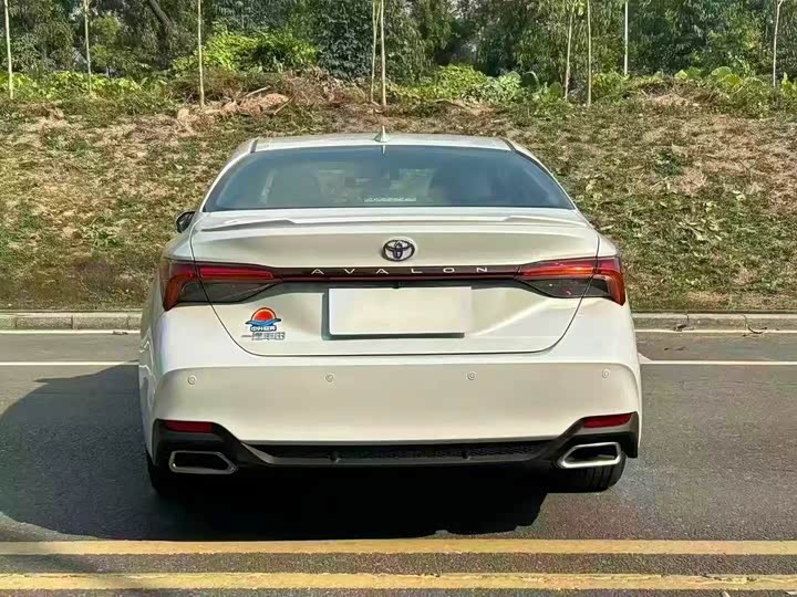 Фото 4 - Toyota Avalon