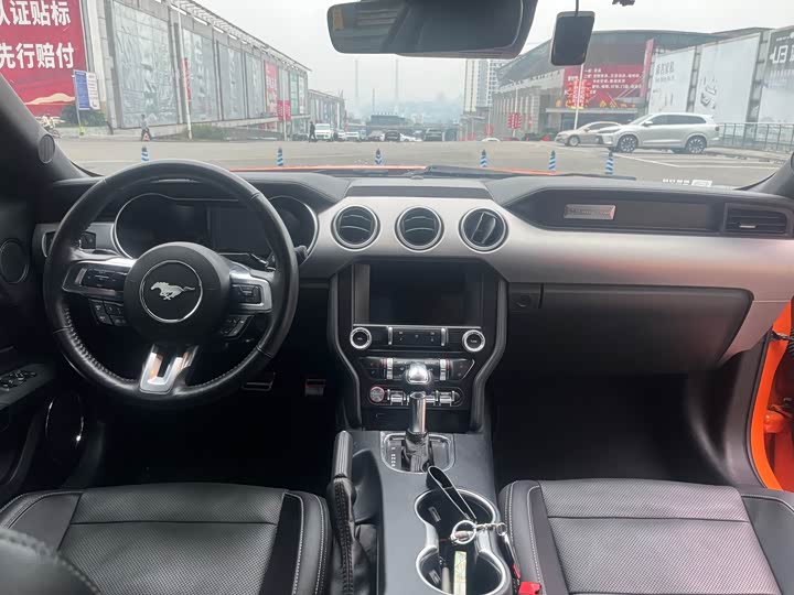 Фото 4 - Ford Mustang