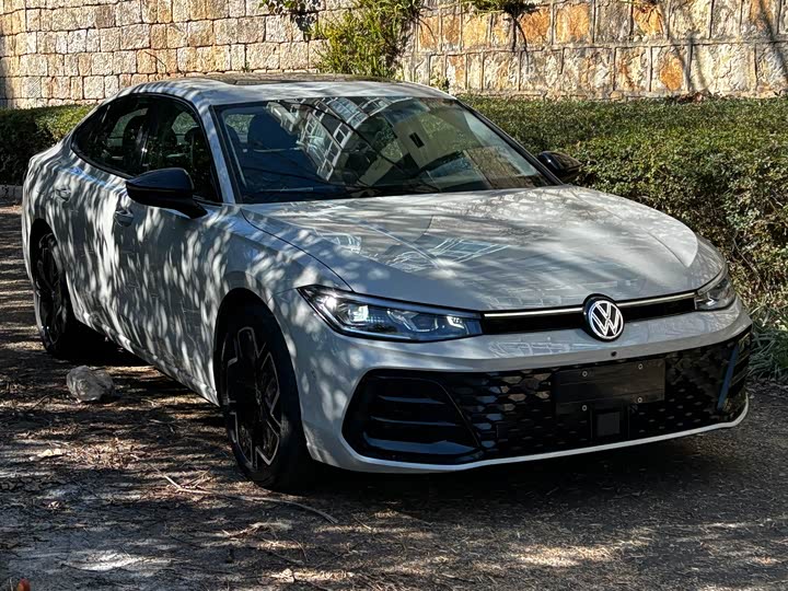 Фото 3 - Volkswagen Passat