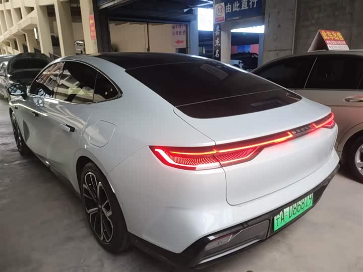 Фото 5 - Geely Galaxy E8