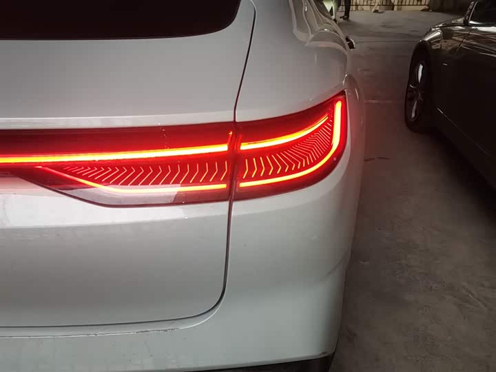 Фото 8 - Geely Galaxy E8