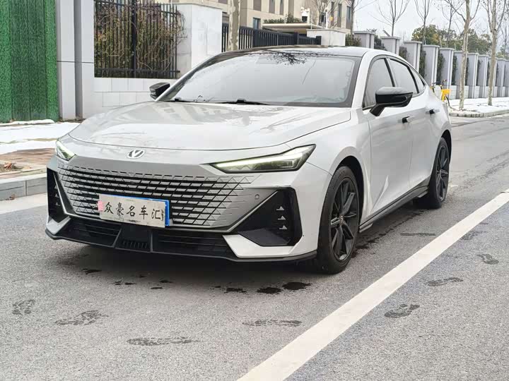 Фото 1 - Changan UNI-V