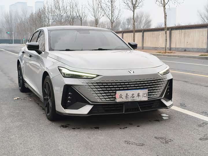 Фото 2 - Changan UNI-V