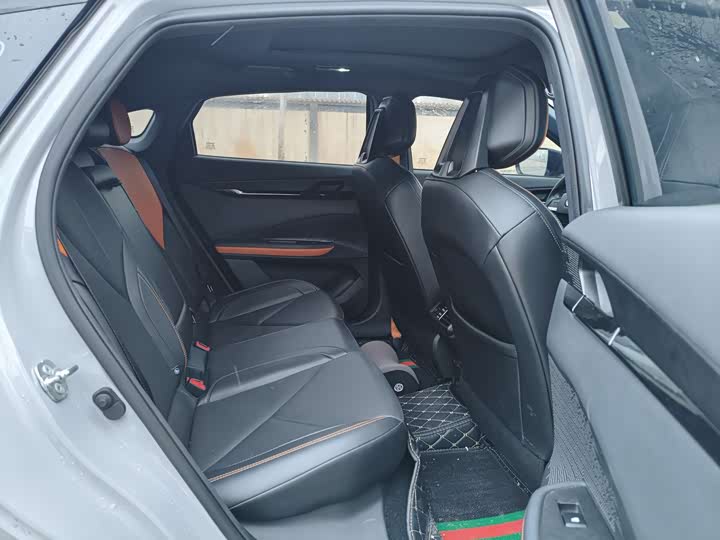 Фото 8 - Changan UNI-V