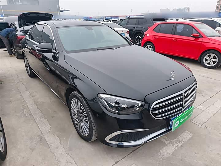 Фото 4 - Mercedes-Benz E-Class