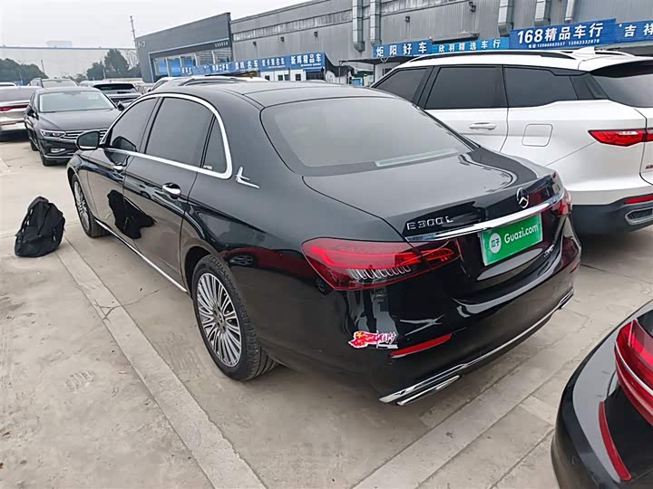 Фото 5 - Mercedes-Benz E-Class