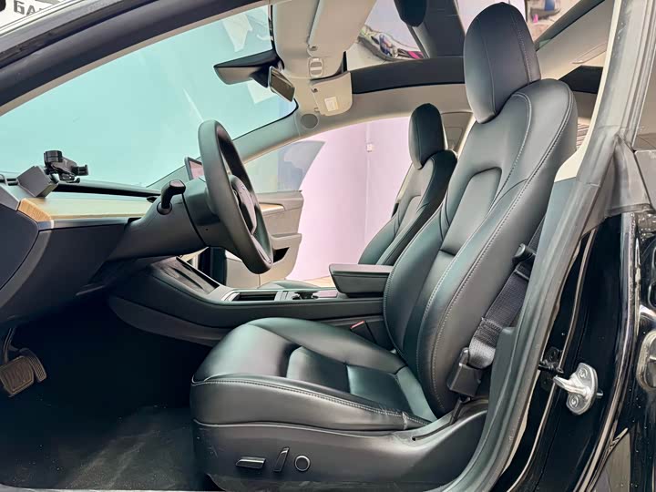 Фото 5 - Tesla Model 3