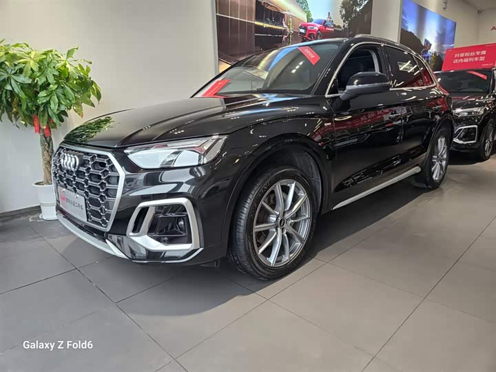 Фото 1 - Audi Q5L