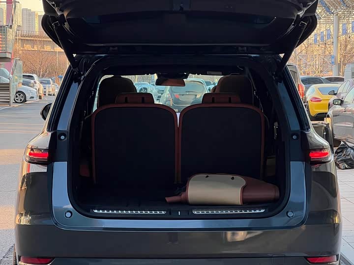 Фото 7 - LiXiang L9