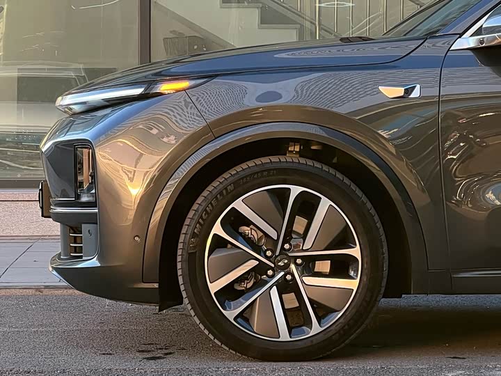 Фото 8 - LiXiang L9