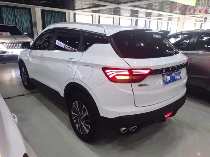Фото 5 - Geely Coolray