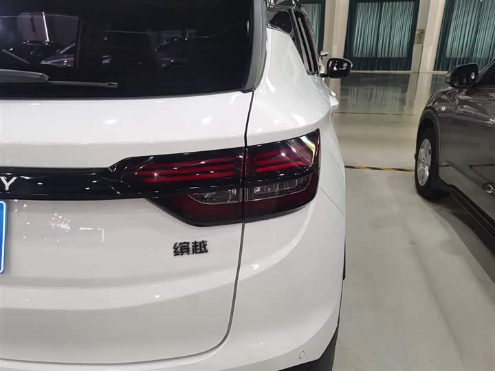 Фото 8 - Geely Coolray