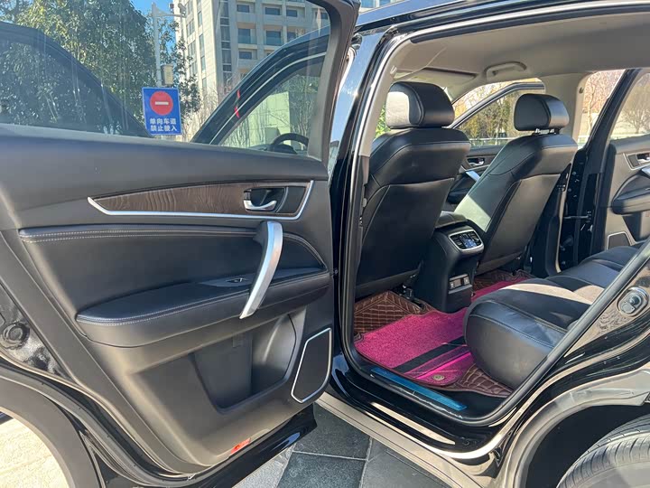 Фото 8 - Honda Avancier