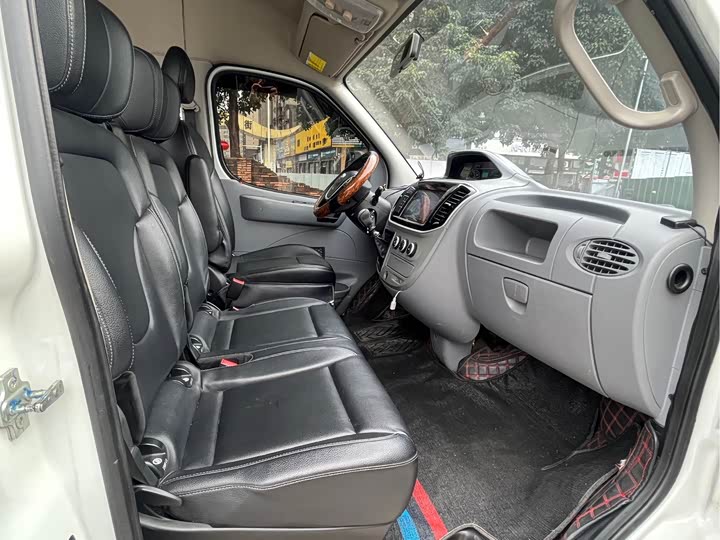 Фото 9 - Maxus V80