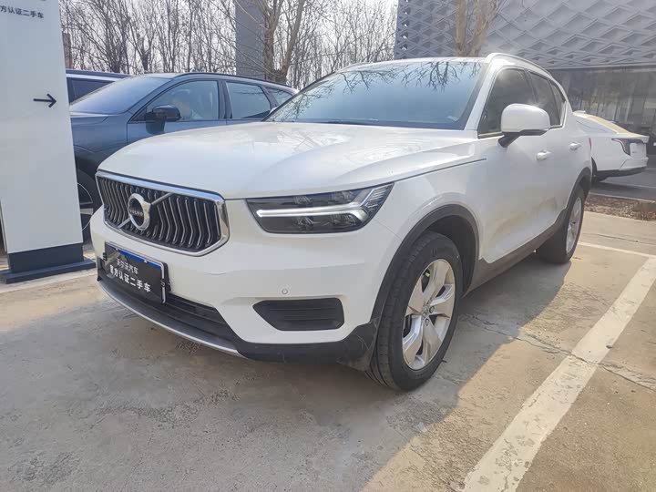 Фото 1 - Volvo XC40