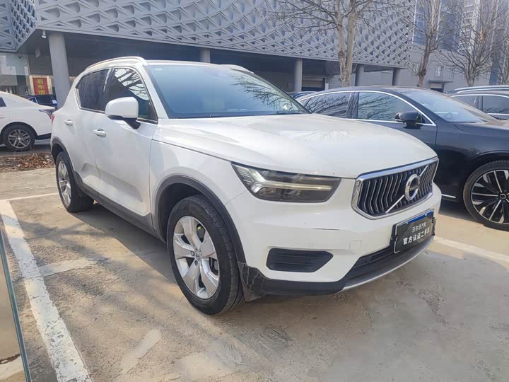 Фото 3 - Volvo XC40