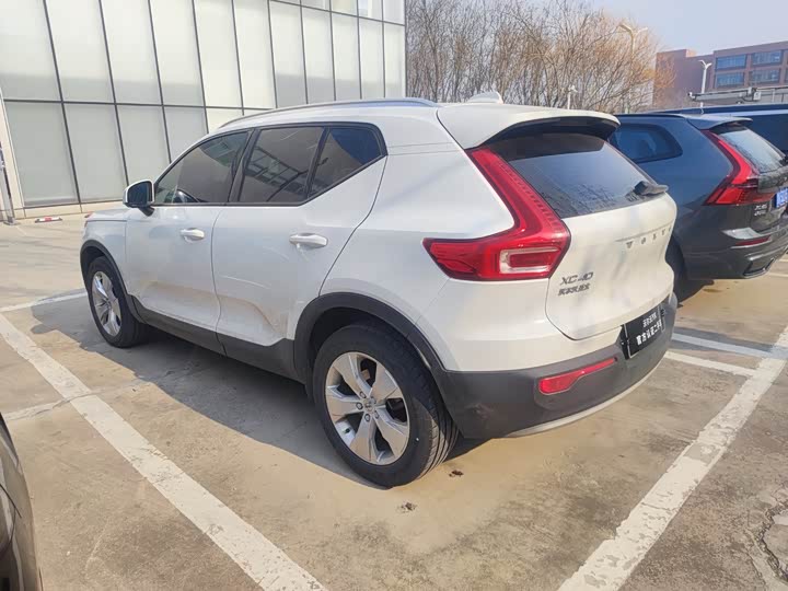 Фото 6 - Volvo XC40