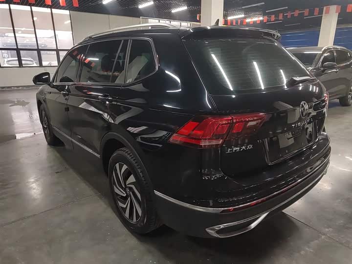 Фото 5 - Volkswagen Tiguan L Pro