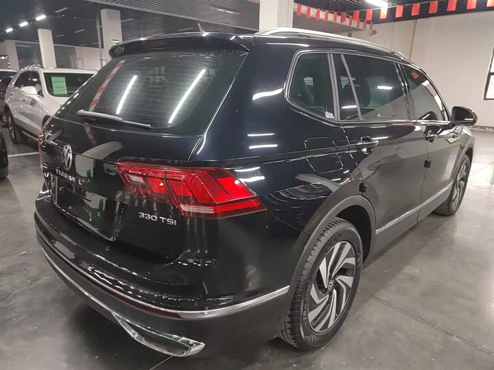 Фото 7 - Volkswagen Tiguan L Pro