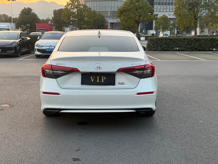 Фото 4 - Honda Civic