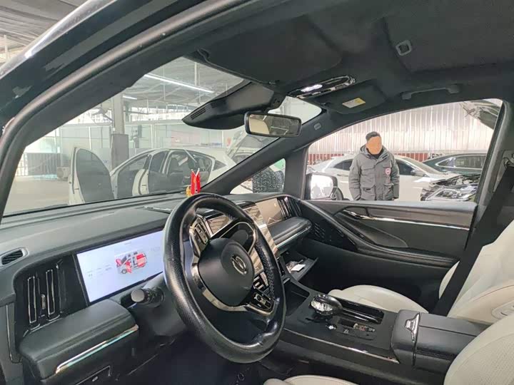 Фото 3 - GAC Trumpchi M8