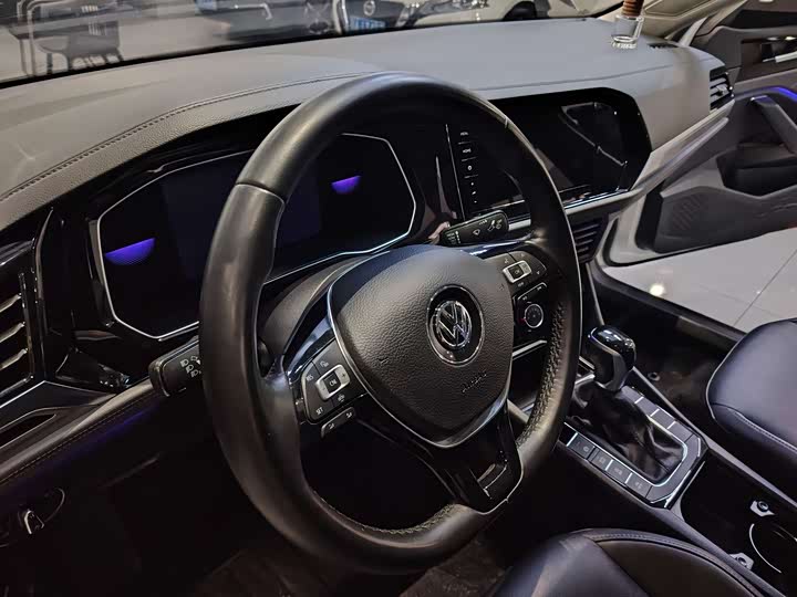 Фото 9 - Volkswagen Sagitar L