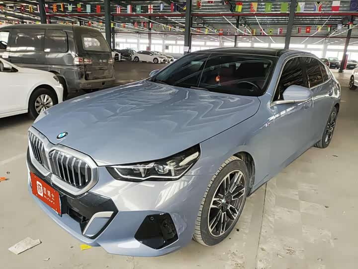 Фото 2 - BMW 5 Series