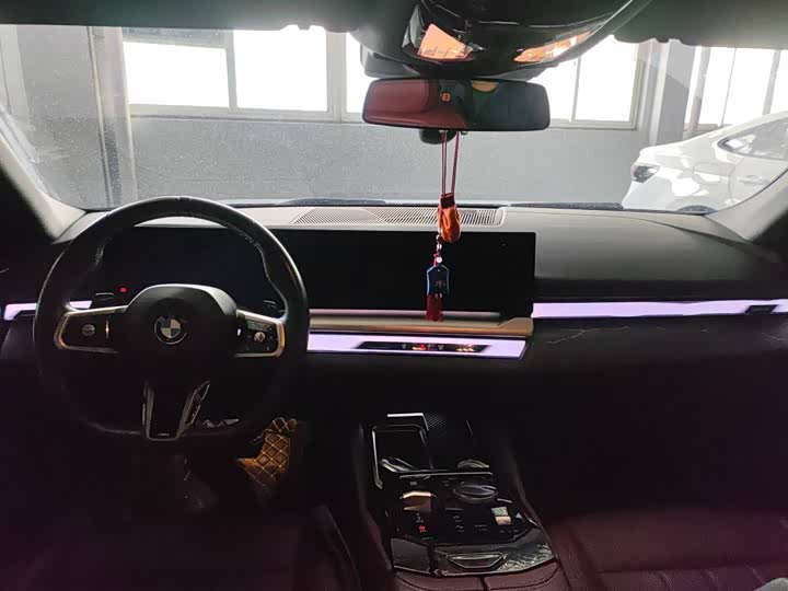 Фото 3 - BMW 5 Series