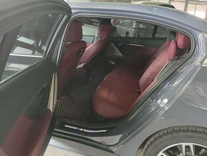 Фото 5 - BMW 5 Series