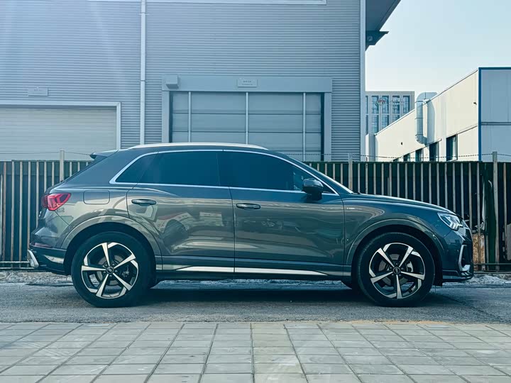 Фото 4 - Audi Q3