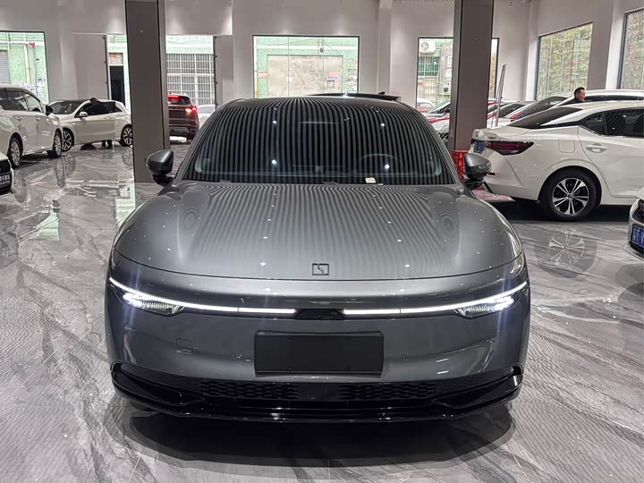 Фото 3 - Zeekr 007