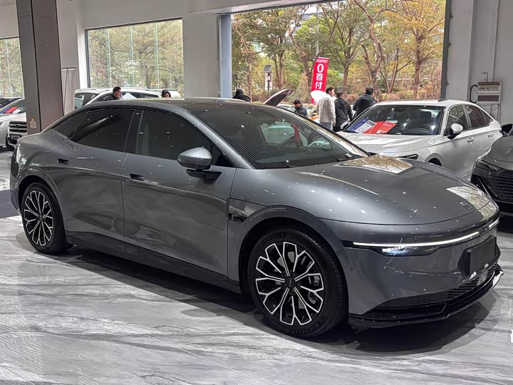 Фото 4 - Zeekr 007