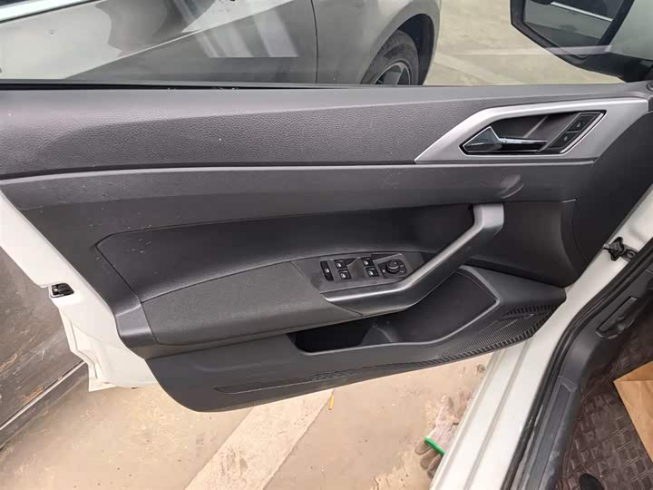 Фото 8 - Volkswagen Polo