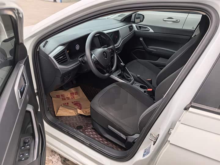 Фото 9 - Volkswagen Polo