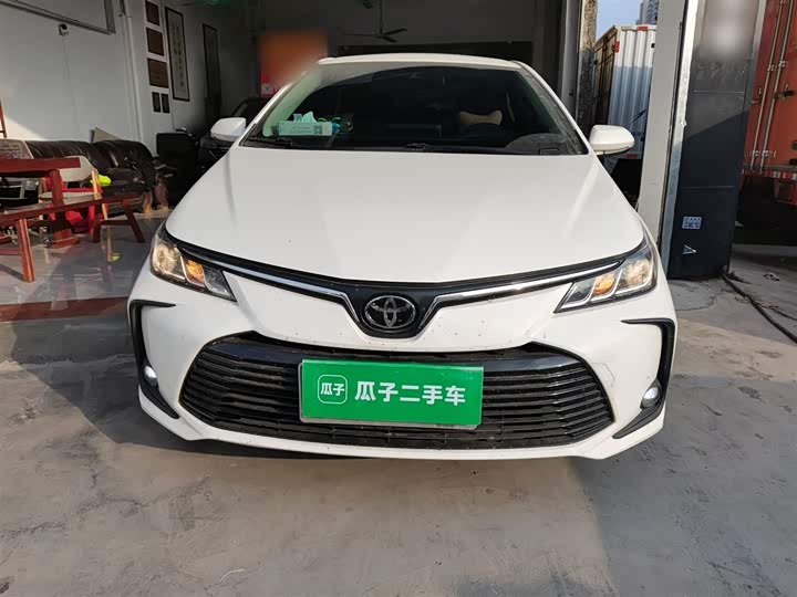 Фото 3 - Toyota Corolla