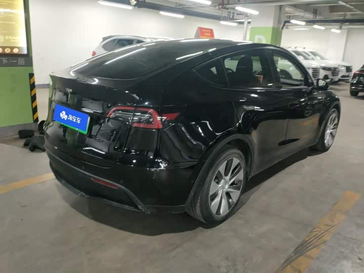 Фото 3 - Tesla Model Y