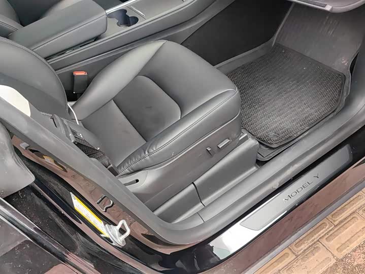 Фото 8 - Tesla Model Y