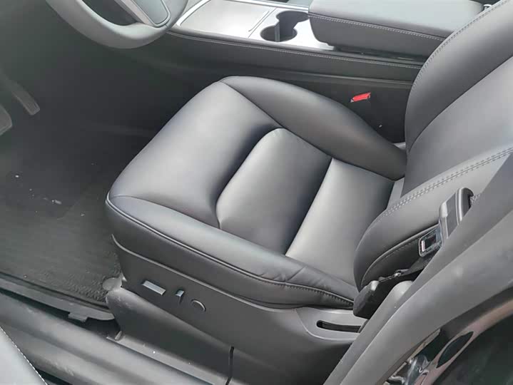 Фото 9 - Tesla Model Y