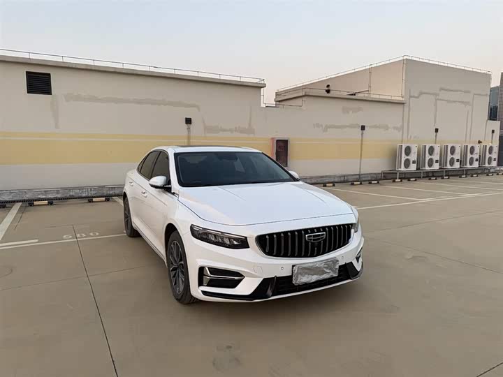 Фото 3 - Geely Preface