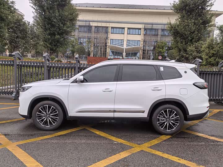 Фото 4 - Chery Tiggo 8