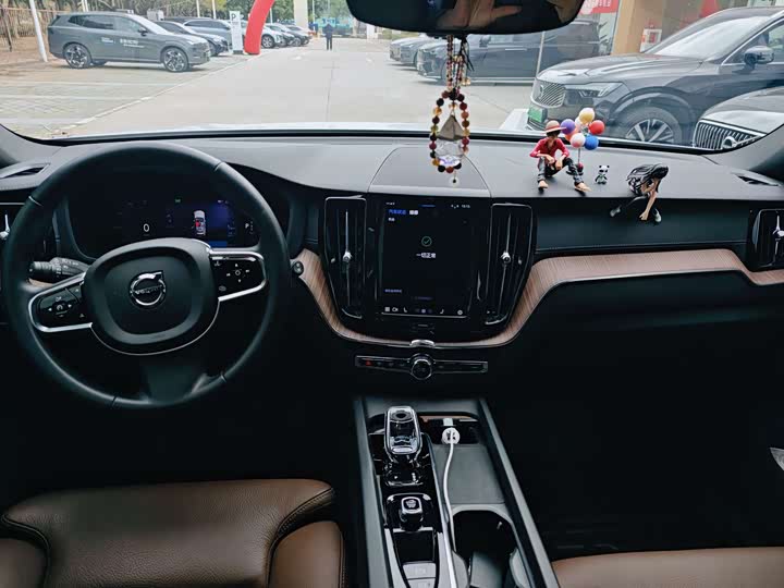 Фото 7 - Volvo XC60