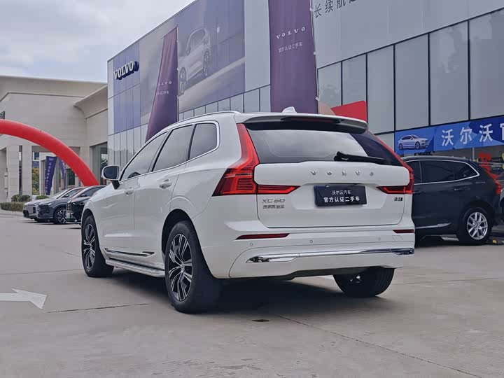 Фото 8 - Volvo XC60