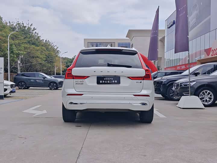 Фото 9 - Volvo XC60