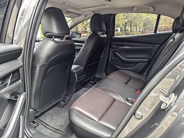 Фото 9 - Mazda 3 (Axela)